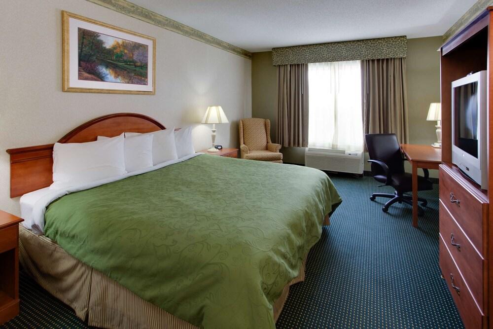 Country Inn & Suites By Radisson, Brockton Exterior photo