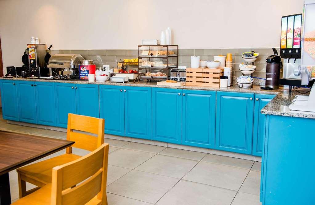 Country Inn & Suites By Radisson, Brockton Restaurant photo