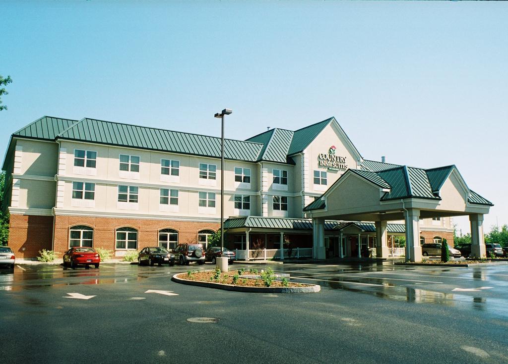 Country Inn & Suites By Radisson, Brockton Exterior photo